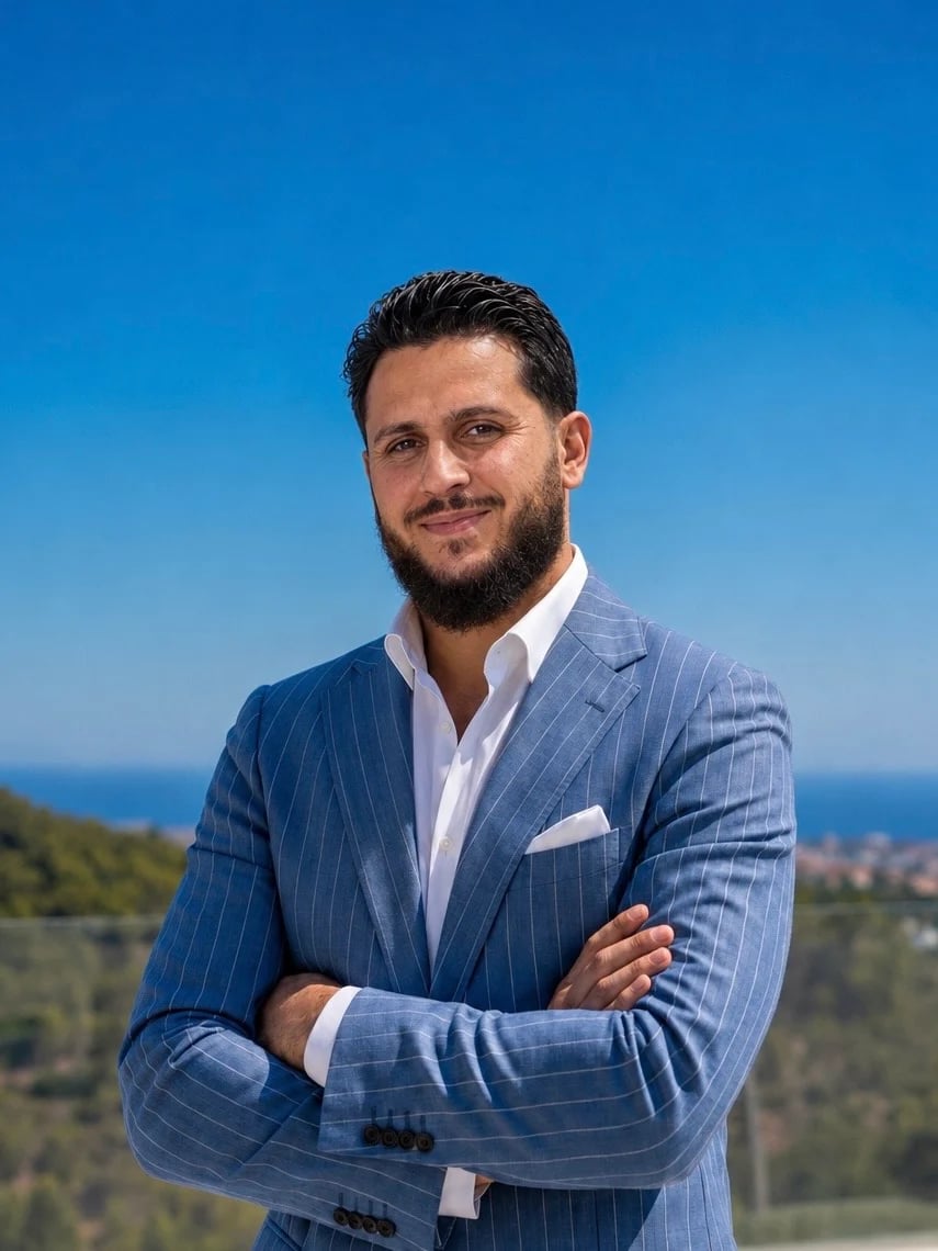 Portrait of Sohaib Benouar, founder of Mooy Properties